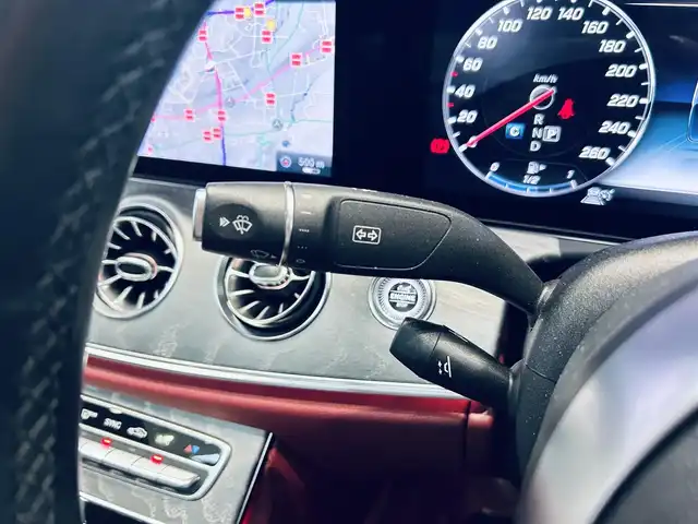 メルセデス・ベンツ ＣＬＳ２２０ｄ スポーツ エクスクルーシブPKG 大阪府 2018(平30)年 3.1万km ダイヤモンドホワイト レーダーセーフティ/サンルーフ/赤黒革/メモリ付きパワーシート/エアシートヒーター/純正ナビ/TV/360度カメラ/applecarplay/ACC/HUD/ブラインドスポット/純正19インチAW/LEDヘッドライト/アンビエントライト/ブルメスター/電動リアゲート