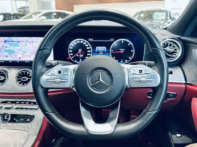 メルセデス・ベンツ ＣＬＳ２２０ｄ スポーツ エクスクルーシブPKG 大阪府 2018(平30)年 3.1万km ダイヤモンドホワイト レーダーセーフティ/サンルーフ/赤黒革/メモリ付きパワーシート/エアシートヒーター/純正ナビ/TV/360度カメラ/applecarplay/ACC/HUD/ブラインドスポット/純正19インチAW/LEDヘッドライト/アンビエントライト/ブルメスター/電動リアゲート