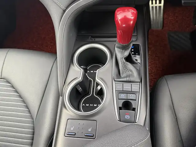 トヨタ カムリ WS 愛知県 2021(令3)年 5.6万km グレー JBLプレミアムサウンドシステム/純正メーカーナビ/AM/FM/BT/フルセグ/トヨタセーフティセンス/プリクラッシュセーフティ/横滑り防止装置/レーダークルーズコントロール/レーンキープアシスト/クリアランスソナー/バックカメラ/ビルトインETC2.0/ECOMODE/NORMALMODE/SPORTMODE/D席パワーシート/ハーフレザーシート/革巻きステアリング/ステアリングリモコン/パドルシフト/電動パーキング/ブレーキホールド/MTモード付AT/プッシュスタート/スマートキー/LEDヘッドライト/オートライト/オートハイビーム/電動格納ミラー/ウィンカーミラー/純正フロアマット