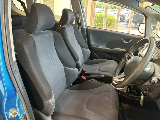 ホンダ フィット G ハイウェイ エディション 埼玉県 2009(平21)年 8.9万km ブリリアントスカイメタリック 純正ナビ/　　CD/AUX/ETC/リモコンキー/禁煙車