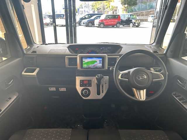 ダイハツ ウェイク X ファインセレクション SA 高知県 2015(平27)年 9.9万km ブラックマイカメタリック (株)IDOMが運営する【じしゃロン高知店】の自社ローン専用車両になります。こちらは現金またはオートローンご利用時の価格です。自社ローンご希望の方は別途その旨お申付け下さい/社外ＳＤナビ/（AM/FM/CD/DVD/BT)/バックカメラ　/フルセグＴＶ　/ＥＴＣ　/スマートキー　/スペアキー　/片側パワースライドドア　/ＬＥＤヘッドライト　/オートライト　/純正フロアマット　/衝突安全軽減ブレーキ　/電動格納ミラー