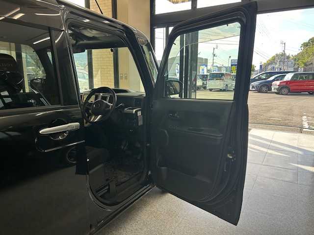 ダイハツ ウェイク X ファインセレクション SA 高知県 2015(平27)年 9.9万km ブラックマイカメタリック (株)IDOMが運営する【じしゃロン高知店】の自社ローン専用車両になります。こちらは現金またはオートローンご利用時の価格です。自社ローンご希望の方は別途その旨お申付け下さい/社外ＳＤナビ/（AM/FM/CD/DVD/BT)/バックカメラ　/フルセグＴＶ　/ＥＴＣ　/スマートキー　/スペアキー　/片側パワースライドドア　/ＬＥＤヘッドライト　/オートライト　/純正フロアマット　/衝突安全軽減ブレーキ　/電動格納ミラー