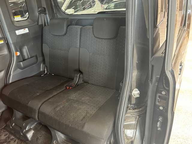 ダイハツ ウェイク X ファインセレクション SA 高知県 2015(平27)年 9.9万km ブラックマイカメタリック (株)IDOMが運営する【じしゃロン高知店】の自社ローン専用車両になります。こちらは現金またはオートローンご利用時の価格です。自社ローンご希望の方は別途その旨お申付け下さい/社外ＳＤナビ/（AM/FM/CD/DVD/BT)/バックカメラ　/フルセグＴＶ　/ＥＴＣ　/スマートキー　/スペアキー　/片側パワースライドドア　/ＬＥＤヘッドライト　/オートライト　/純正フロアマット　/衝突安全軽減ブレーキ　/電動格納ミラー