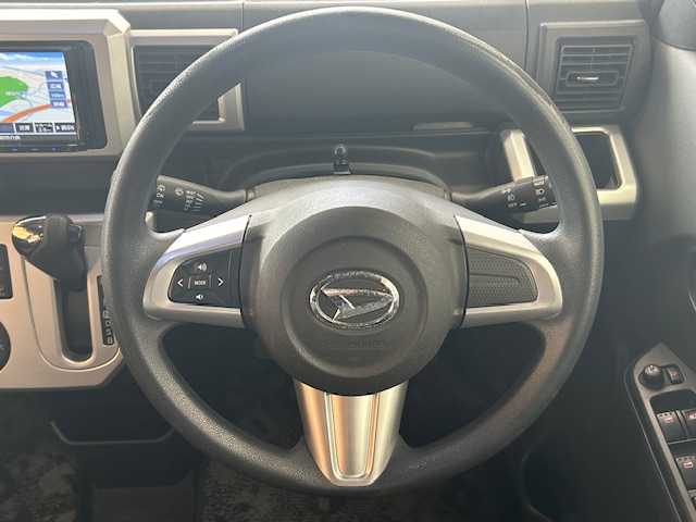 ダイハツ ウェイク X ファインセレクション SA 高知県 2015(平27)年 9.9万km ブラックマイカメタリック (株)IDOMが運営する【じしゃロン高知店】の自社ローン専用車両になります。こちらは現金またはオートローンご利用時の価格です。自社ローンご希望の方は別途その旨お申付け下さい/社外ＳＤナビ/（AM/FM/CD/DVD/BT)/バックカメラ　/フルセグＴＶ　/ＥＴＣ　/スマートキー　/スペアキー　/片側パワースライドドア　/ＬＥＤヘッドライト　/オートライト　/純正フロアマット　/衝突安全軽減ブレーキ　/電動格納ミラー