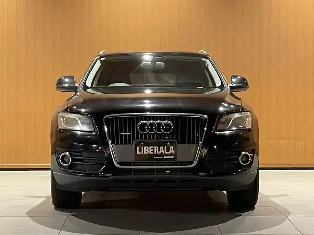 アウディ Ｑ５ 2．0 TFSI クワトロ 愛知県 2010(平22)年 9.2万km ファントムブラックパールエフェクト 純正メモリナビ/バックカメラ/フルセグTV/Bluetooth/クルーズコントロール/黒革シート/シートヒーター/メモリ付きパワーシート/アドバンストキー/パワーバックドア/HIDヘッドライト/純正18インチAW/保証書/取説/スペアキー