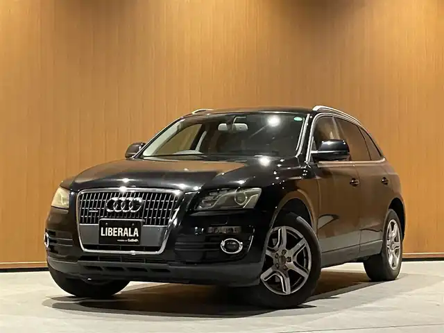 アウディ Ｑ５ 2．0 TFSI クワトロ 愛知県 2010(平22)年 9.2万km ファントムブラックパールエフェクト 純正メモリナビ/バックカメラ/フルセグTV/Bluetooth/クルーズコントロール/黒革シート/シートヒーター/メモリ付きパワーシート/アドバンストキー/パワーバックドア/HIDヘッドライト/純正18インチAW/保証書/取説/スペアキー