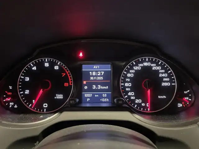 アウディ Ｑ５ 2．0 TFSI クワトロ 愛知県 2010(平22)年 9.2万km ファントムブラックパールエフェクト 純正メモリナビ/バックカメラ/フルセグTV/Bluetooth/クルーズコントロール/黒革シート/シートヒーター/メモリ付きパワーシート/アドバンストキー/パワーバックドア/HIDヘッドライト/純正18インチAW/保証書/取説/スペアキー