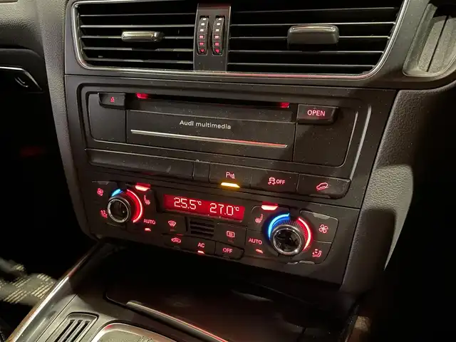 アウディ Ｑ５ 2．0 TFSI クワトロ 愛知県 2010(平22)年 9.2万km ファントムブラックパールエフェクト 純正メモリナビ/バックカメラ/フルセグTV/Bluetooth/クルーズコントロール/黒革シート/シートヒーター/メモリ付きパワーシート/アドバンストキー/パワーバックドア/HIDヘッドライト/純正18インチAW/保証書/取説/スペアキー