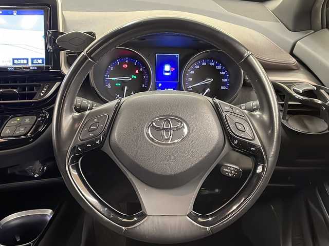 トヨタ Ｃ－ＨＲ G－T 道央・札幌 2017(平29)年 11.4万km ブラックマイカ /4WD//純正SDナビ/（CD、DVD、BT、HDMI、SD、ラジオ、フルセグ）//衝突被害軽減システム//純正エンジンスターター//バックカメラ//コーナーセンサー//レーンキープアシスト//オートライト//オートハイビーム//クルーズコントロール//シートヒーター（運転席・助手席）//ビルトインETC2.0//オートエアコン//横滑り防止装置//オートホールド//スペアキー1本//新車時保証書//取扱説明書