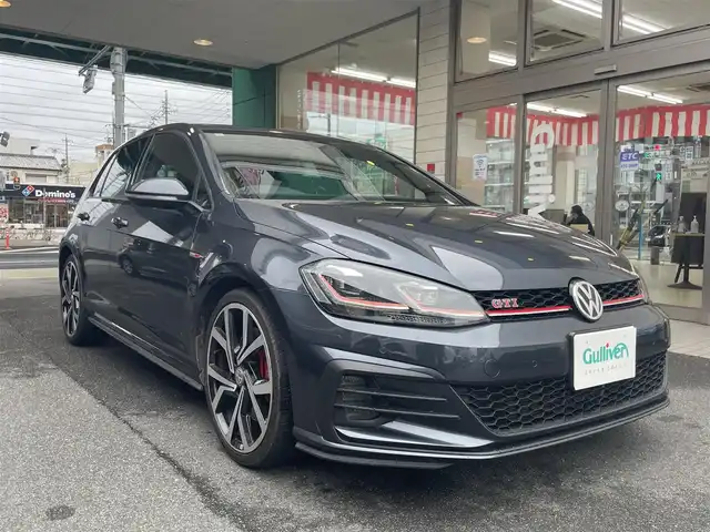 フォルクスワーゲン ゴルフ ＧＴＩ パフォーマンス 愛知県 2017(平29)年 5.3万km ダークアイロンブルーM バーチャルコクピット/純正9型ディスプレイナビ/ジェスチャーコントロール/DVD／Bluetooth／地デジTV/バックカメラ/ビルトインETC2.0/LEDヘッドライト/ダイナミックコーナリングランプ/純正19インチAW/ロゴ入レッドキャリパー/プリクラッシュセーフティ/レーンキープアシストシステム/パークディスタンスコントロール/リアトラフィックアラート/全車速追従アダプティブクルーズコントロール/スマートキー＆プッシュスタート