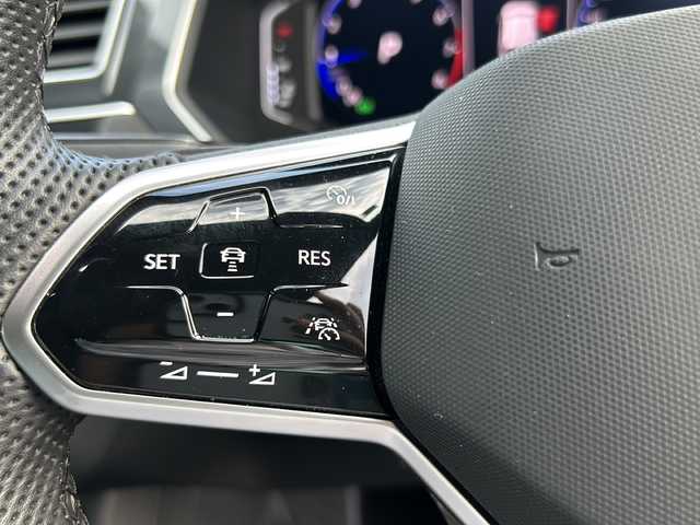 フォルクスワーゲン ＶＷ ティグアン TSI Rライン 東京都 2021(令3)年 2.8万km 青 ワンオーナー/純正ディーラーナビ/（App-connect/Bluetooth）/ガラスルーフ/ビルトインETC2.0/純正20インチアルミホイール/パワーシート（前席）/純正フロアマット/harman/kardonオーディオ/電動リアゲート/パドルシフト/ヒートシーター/バックカメラ/アラウンドビューモニター/LEDヘッドライト/コーナーセンサー（前後）/クルーズコントロール/レーンキープアシスト/カーテンエアバック/アイドリングストップ/スマートキー/スペアキー１本/保証書/取説書