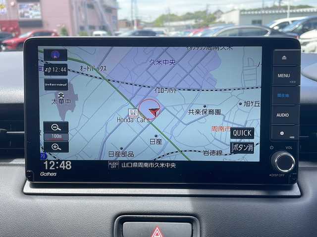 ホンダ ヴェゼル ハイブリッド e:HEV Z 山口県 2022(令4)年 4.4万km プラチナホワイトパール 禁煙車/ワンオーナー/純正メモリナビ/(CD/DVD/USB/Bluetooth/フルセグTV)/バックカメラ/ビルトインETC/衝突軽減ブレーキ/レーンキープアシスト/レーダークルーズコントロール/ブラインドスポットモニター/コーナーセンサー/パワーバックドア/パドルシフト/ステアリングスイッチ/ハンドルヒーター/ハーフレザーシート/前席シートヒーター/オートライト/LEDヘッドランプ/フォグランプ/プッシュスタート/スマートキー×２/純正アルミホイール/純正フロアマット/取扱説明書/保証書