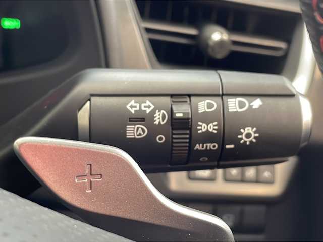レクサス ＵＸ 200 Fスポーツ 岐阜県 2020(令2)年 3.3万km ホワイトノーヴァガラスフレーク ワンオーナー/ムーンルーフ/パノラミックビューモニター/3眼LEDヘッドライト/ブラインドスポットモニター/ヘッドアップディスプレイ/レーダークルーズコントロール/フルセグTV/ブレーキホールド/アクティブスタビリティコントロール/メモリーシート/電動リアゲート/ステアリングヒーター/前席シートヒーター/リヤ・クロス・トラフィック・アラート/ドライブレコーダー/ETC2.0/スペアキー/アイドリングストップ/純正フロアマット/オートライト/オートマチックハイビーム/ABS/レーンキープアシスト