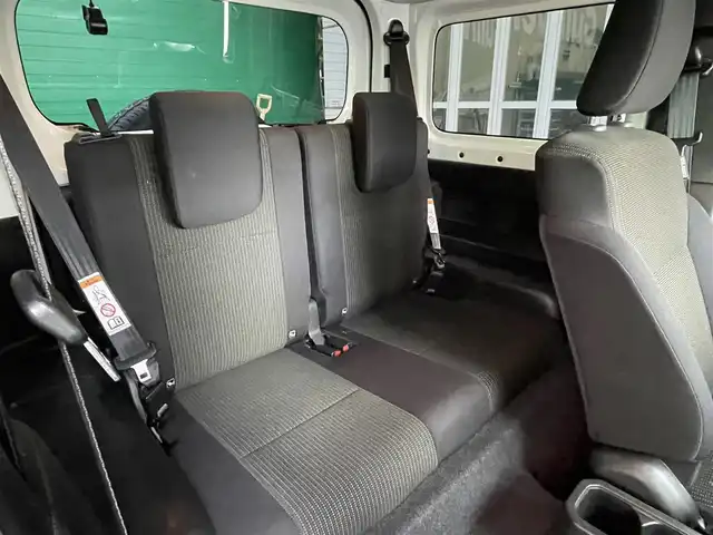 スズキ ジムニー シエラ JC 大分県 2023(令5)年 1.3万km ピュアホワイトP ワンオーナー/純正8型SDナビ【CN-HZ885】/(CD/DVD/フルセグTV/SD/USB/Bluetooth)/バックカメラ/セーフティーサポート/・デュアルセンサーブレーキサポート/・誤発進抑制機能/・ふらつき警報機能/・先行者発進お知らせ機能/・標識認識機能/・ハイビームアシスト/クルーズコントロール/レーンキープアシスト/前席シートヒーター/純正フロアマット/スペアキー×1/ビルトインETC/取扱説明書/新車時保証書