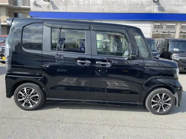 ホンダ Ｎ ＢＯＸ カスタム G L ホンダセンシング 兵庫県 2017(平29)年 10.3万km クリスタルブラックパール 禁煙車/ホンダセンシング/・衝突軽減ブレーキ〈CMBS〉/・誤発進抑制機能/・後方誤発進抑制機能/・歩行者事故低減ステアリング/・路外逸脱抑制機能/・ACC〈アダプティブ・クルーズ・コントロール〉/・LKAS〈車線維持支援システム〉/・オートハイビーム/・先行車発進お知らせ機能、標識認識機能/社外ナビ/・AVN138M/・CD/ワンセグ/バックカメラ/左側パワースライドドア/スペアキー/LEDヘッドライト/ビルトインETC