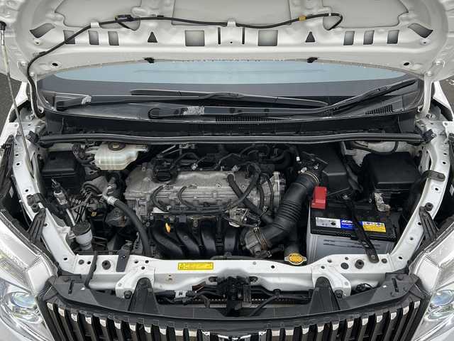 トヨタ エスクァイア Xi 秋田県 2014(平26)年 9.5万km ホワイトパールクリスタルシャイン ・ワンオーナー/・４WD/・寒冷地仕様/・片側パワースライドドア/・純正ナビ/・フルセグTV/・Bluetooth/・後席用モニター/・ETC/・バックカメラ/・オートライト/・スペアキー/・エンジンスターター/・夏タイヤ積込み