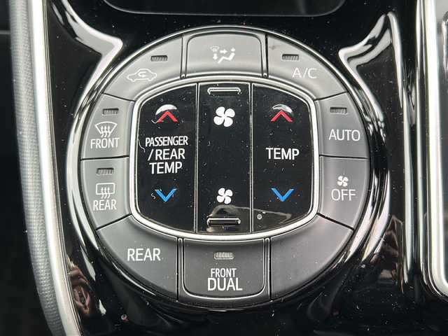 トヨタ エスクァイア Xi 秋田県 2014(平26)年 9.5万km ホワイトパールクリスタルシャイン ・ワンオーナー/・４WD/・寒冷地仕様/・片側パワースライドドア/・純正ナビ/・フルセグTV/・Bluetooth/・後席用モニター/・ETC/・バックカメラ/・オートライト/・スペアキー/・エンジンスターター/・夏タイヤ積込み