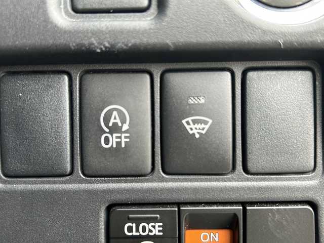 トヨタ エスクァイア Xi 秋田県 2014(平26)年 9.5万km ホワイトパールクリスタルシャイン ・ワンオーナー/・４WD/・寒冷地仕様/・片側パワースライドドア/・純正ナビ/・フルセグTV/・Bluetooth/・後席用モニター/・ETC/・バックカメラ/・オートライト/・スペアキー/・エンジンスターター/・夏タイヤ積込み