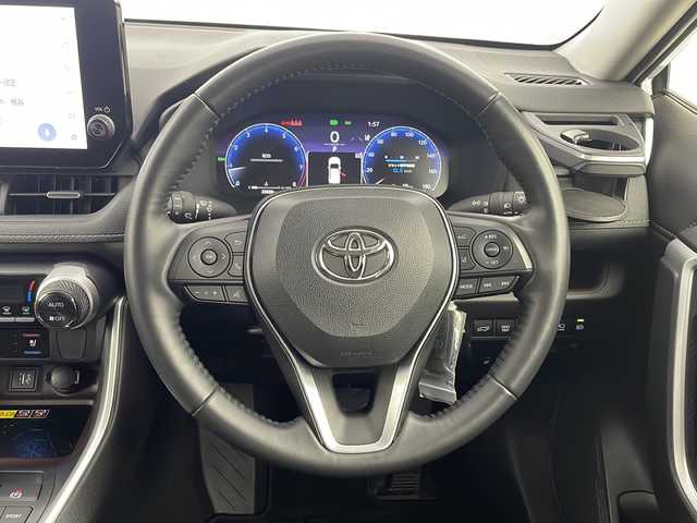 トヨタ ＲＡＶ４ G Zパッケージ 新潟県 2023(令5)年 2.3万km プラチナホワイトパールマイカ 4WD/MODELISTAエアロ/トヨタセーフティセンス/純正メモリナビ/(AM/FM/フルセグ/Bluetooth/AppleCarPlay)/全方位モニター/360度ドライブレコーダー/デジタルインナーミラー/パワーバックドア/レーダークルーズコントロール/LEDオートライト/レザーシート/前席パワーシート/前席シートヒーター/エアシート/運転席メモリーシート/純正19インチアルミホイール/ブラインドスポットモニター/ステアリングヒーター/置くだけ充電/寒冷地仕様/スマートキー/ETX2.0
