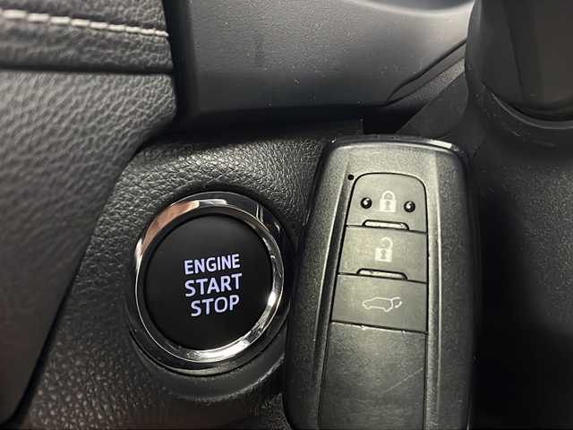 トヨタ ＲＡＶ４ G Zパッケージ 新潟県 2023(令5)年 2.3万km プラチナホワイトパールマイカ 4WD/MODELISTAエアロ/トヨタセーフティセンス/純正メモリナビ/(AM/FM/フルセグ/Bluetooth/AppleCarPlay)/全方位モニター/360度ドライブレコーダー/デジタルインナーミラー/パワーバックドア/レーダークルーズコントロール/LEDオートライト/レザーシート/前席パワーシート/前席シートヒーター/エアシート/運転席メモリーシート/純正19インチアルミホイール/ブラインドスポットモニター/ステアリングヒーター/置くだけ充電/寒冷地仕様/スマートキー/ETX2.0