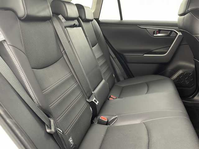 トヨタ ＲＡＶ４ G Zパッケージ 新潟県 2023(令5)年 2.3万km プラチナホワイトパールマイカ 4WD/MODELISTAエアロ/トヨタセーフティセンス/純正メモリナビ/(AM/FM/フルセグ/Bluetooth/AppleCarPlay)/全方位モニター/360度ドライブレコーダー/デジタルインナーミラー/パワーバックドア/レーダークルーズコントロール/LEDオートライト/レザーシート/前席パワーシート/前席シートヒーター/エアシート/運転席メモリーシート/純正19インチアルミホイール/ブラインドスポットモニター/ステアリングヒーター/置くだけ充電/寒冷地仕様/スマートキー/ETX2.0