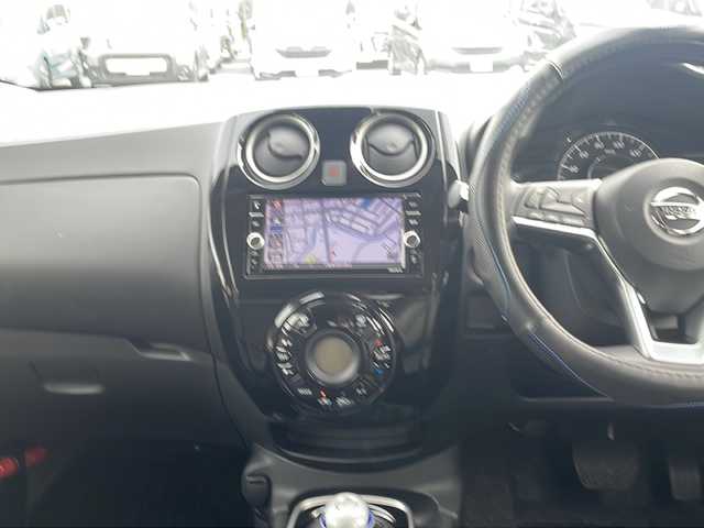 日産 ノート e－パワー X Vセレクション 千葉県 2020(令2)年 0.6万km ガーネットレッド ナビMM319D-W 全方位カメラ ETC 革調シートカバー ETC デジタルインナーミラー LEDライト オートライト 前後ソナー エマージェンシーブレーキ LDW フォグライト スマートキー