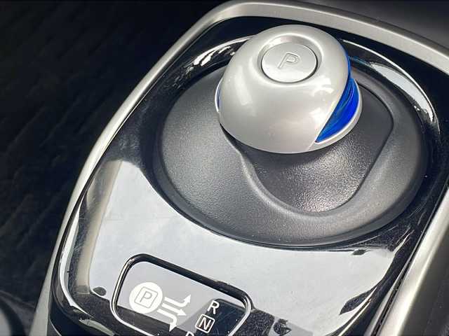 日産 ノート e－パワー X Vセレクション 千葉県 2020(令2)年 0.6万km ガーネットレッド ナビMM319D-W 全方位カメラ ETC 革調シートカバー ETC デジタルインナーミラー LEDライト オートライト 前後ソナー エマージェンシーブレーキ LDW フォグライト スマートキー