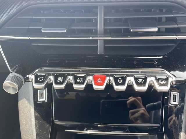 プジョー ２０８ GT ライン 山口県 2020(令2)年 7.3万km 青Ｍ ワンオーナー/純正ディスプレイオーディオ/(AM/FM/USB)/バックカメラ/前後ドライブレコーダー/ＥＴＣ/コーナーセンサー/レーンキープアシスト/クルーズコントロール/ハーフレザーシート/パドルシフト/ステアリングスイッチ/オートライト/LEDヘッドランプ/プッシュスタート/スマートキー×２/アイドリングストップ/置くだけ充電/純正アルミホイール/純正フロアマット/取扱説明書/保証書