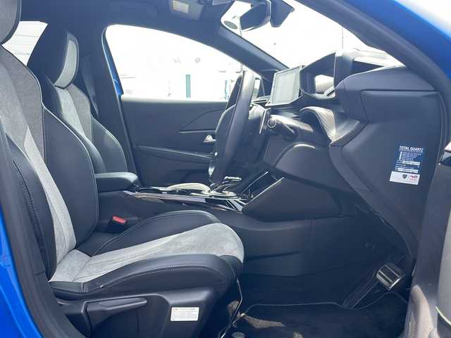 プジョー ２０８ GT ライン 山口県 2020(令2)年 7.3万km 青Ｍ ワンオーナー/純正ディスプレイオーディオ/(AM/FM/USB)/バックカメラ/前後ドライブレコーダー/ＥＴＣ/コーナーセンサー/レーンキープアシスト/クルーズコントロール/ハーフレザーシート/パドルシフト/ステアリングスイッチ/オートライト/LEDヘッドランプ/プッシュスタート/スマートキー×２/アイドリングストップ/置くだけ充電/純正アルミホイール/純正フロアマット/取扱説明書/保証書