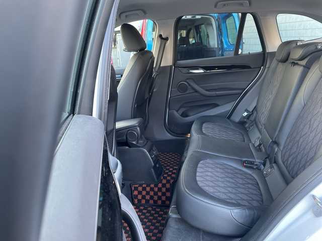 ＢＭＷ Ｘ１ xDrive 18d xライン 神奈川県 2016(平28)年 7.7万km アルピンホワイトⅢ 純正ナビ【CD/DVD/BT/USB】/バックカメラ/前後コーナーセンサー/クルーズコントロール/電動パーキングブレーキ/横滑り防止装置/盗難防止装置/ステアリングスイッチ/オートライト/純正19インチアルミ/ルームミラ一一体型ETC/前後ドライブレコーダー/ステアリングスイッチ/社外フロアマット/ハーフレザーシート/ISOFIX/ホイール付きスタットレスタイヤ積込/取扱説明書/新車時保証書/スペアキー×１