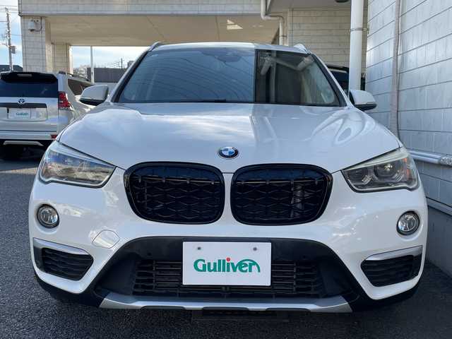ＢＭＷ Ｘ１ xDrive 18d xライン 神奈川県 2016(平28)年 7.7万km アルピンホワイトⅢ 純正ナビ【CD/DVD/BT/USB】/バックカメラ/前後コーナーセンサー/クルーズコントロール/電動パーキングブレーキ/横滑り防止装置/盗難防止装置/ステアリングスイッチ/オートライト/純正19インチアルミ/ルームミラ一一体型ETC/前後ドライブレコーダー/ステアリングスイッチ/社外フロアマット/ハーフレザーシート/ISOFIX/ホイール付きスタットレスタイヤ積込/取扱説明書/新車時保証書/スペアキー×１