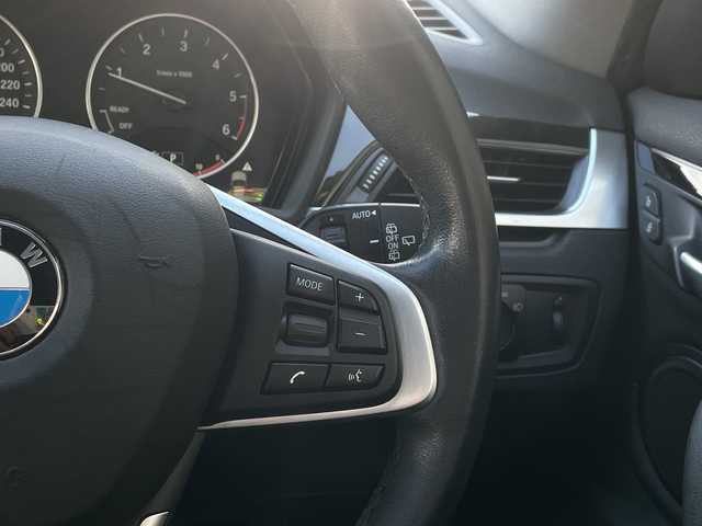 ＢＭＷ Ｘ１ xDrive 18d xライン 神奈川県 2016(平28)年 7.7万km アルピンホワイトⅢ 純正ナビ【CD/DVD/BT/USB】/バックカメラ/前後コーナーセンサー/クルーズコントロール/電動パーキングブレーキ/横滑り防止装置/盗難防止装置/ステアリングスイッチ/オートライト/純正19インチアルミ/ルームミラ一一体型ETC/前後ドライブレコーダー/ステアリングスイッチ/社外フロアマット/ハーフレザーシート/ISOFIX/ホイール付きスタットレスタイヤ積込/取扱説明書/新車時保証書/スペアキー×１