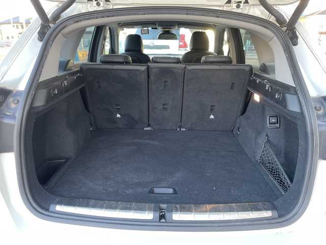 ＢＭＷ Ｘ１ xDrive 18d xライン 神奈川県 2016(平28)年 7.7万km アルピンホワイトⅢ 純正ナビ【CD/DVD/BT/USB】/バックカメラ/前後コーナーセンサー/クルーズコントロール/電動パーキングブレーキ/横滑り防止装置/盗難防止装置/ステアリングスイッチ/オートライト/純正19インチアルミ/ルームミラ一一体型ETC/前後ドライブレコーダー/ステアリングスイッチ/社外フロアマット/ハーフレザーシート/ISOFIX/ホイール付きスタットレスタイヤ積込/取扱説明書/新車時保証書/スペアキー×１