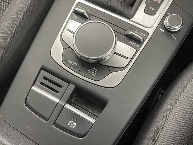 アウディ Ａ３ SB1．4TFSIシリンダーオンデマンド 宮城県 2016(平28)年 9万km ミトスブラックメタリック 禁煙車/純正ナビ/・フルセグTV/・BT.CD.DVD.SD/バックカメラ/クルーズコントロール/コーナーセンサー（前後）/アイドリングストップ/ステアリングスイッチ/パドルシフト/ETC/HIDヘッドライト/純正17インチAW/純正フロアマット/社外ドライブレコーダー