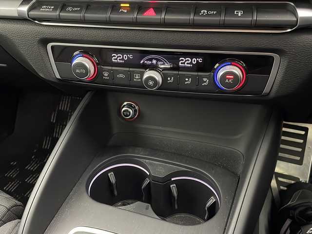 アウディ Ａ３ SB1．4TFSIシリンダーオンデマンド 宮城県 2016(平28)年 9万km ミトスブラックメタリック 禁煙車/純正ナビ/・フルセグTV/・BT.CD.DVD.SD/バックカメラ/クルーズコントロール/コーナーセンサー（前後）/アイドリングストップ/ステアリングスイッチ/パドルシフト/ETC/HIDヘッドライト/純正17インチAW/純正フロアマット/社外ドライブレコーダー