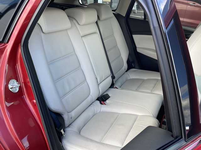 マツダ アテンザ ワゴン XD Lパッケージ 道東・釧路十勝 2015(平27)年 10.6万km ソウルレッドプレミアムメタリック ・４WD/・純正ナビ/（ラジオ・BT・CD・DVD・USB・AUX・フルセグ）/・バックカメラ/・ETC/・アイドリングスストップ/・ヘッドアップディスプレイ/・レーンキープアシスト/・本革ステアリング/・前方ドライブレコーダー/・レーダークルーズコントロール/・コーナーセンサー後方/・BOSEプレミアムサウンド/・レザーシート/・パワーシート/・レーンキープアシスト/・ルーフレール/・横滑り防止装置/・シートヒーター全席/・オートエアコン/・オートライト/・スマートキー/・プッシュスタート/・純正19インチアルミホイール/・純正フロアマット/・LEDヘッドライト/・フロントフォグライト/・リアフォグ/・社外18インチアルミホイール冬タイヤ積込/（2017年製造　3mm山）