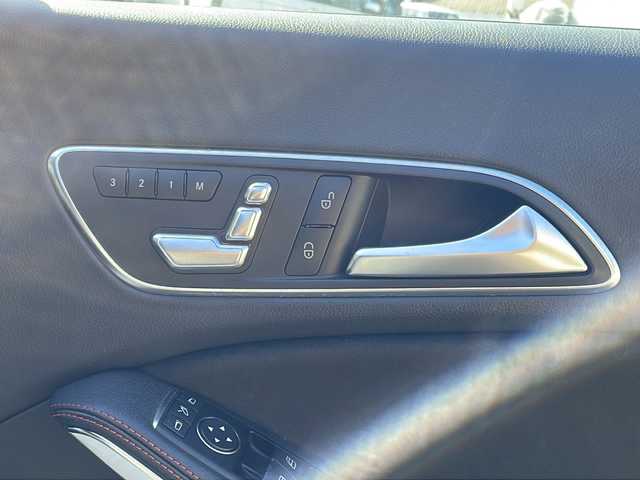 メルセデス・ベンツ ＣＬＡ１８０ AMGライン 福島県 2014(平26)年 8.3万km カルサイトホワイト ＡＭＧ　純ナビ　フルセグＴＶ　ＢＴ　ＢＳＭ　Ｄ席Ｐシート　前後Ｐセンサー　シートメモリ　追従クルコン　レーンキープ　ＥＣＯモード　ステリモ　電子Ｐ　純正フロアマット　黒革巻ステアリング　リモコンキー