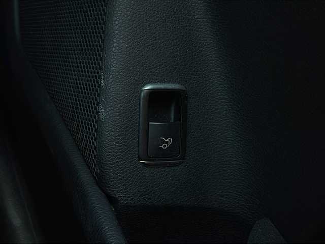 メルセデス・ベンツ ＣＬＡ１８０ AMGライン 福島県 2014(平26)年 8.3万km カルサイトホワイト ＡＭＧ　純ナビ　フルセグＴＶ　ＢＴ　ＢＳＭ　Ｄ席Ｐシート　前後Ｐセンサー　シートメモリ　追従クルコン　レーンキープ　ＥＣＯモード　ステリモ　電子Ｐ　純正フロアマット　黒革巻ステアリング　リモコンキー