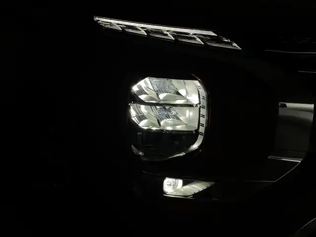 三菱 アウトランダー ＰＨＥＶ P 群馬県 2024(令6)年 0.5万km レッドダイヤモンド 充電ケーブル/純正スマートフォン連携ナビゲーション/（9インチWVGAディスプレイ）/・Bluetooth(ハンズフリー&オーディオ）/・USBポート（Type-C ×2）HDMIポート/・AM/FMラジオ＋MP3/WMA/AAC/WAV再生対応/・地上デジタルTVチューナー/・AppleCarPlay/Android Auto/ステアリングスイッチ/本革シート/シートヒーター/パワーシート/ポジョンメモリー/e-Assist(運転支援機能）/・オートマチックハイビーム/・衝突被害軽減ブレーキシステム（歩行者・自転車運転者検知付） /・踏み間違い衝突防止アシスト/・車線逸脱警報システム＆車線逸脱防止支援機能/・ふらつき警報/・前方衝突予測警報/・標識認識システム/・後側方衝突被害防止支援システム/・後側方車両検知警報システム/（レーンチェンジアシスト機能付）/・後退時車両検知警報システム/高速道路 同一車線運転支援機能　/　マイパイロット［MIーPILOT］/・レーダークルーズコントロールシステム（全車速追従機能付）・車線維持支援機能/エレクトリックテールゲート（ハンズフリー・停止位置メモリー機能付）/ステリングヒーター