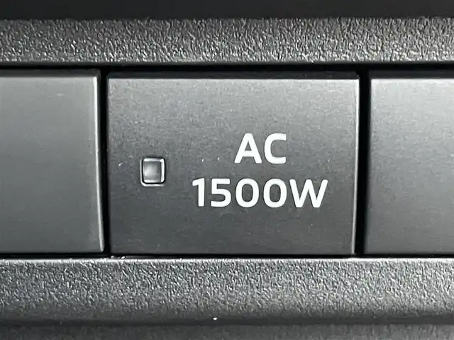 三菱 アウトランダー ＰＨＥＶ P 群馬県 2024(令6)年 0.5万km レッドダイヤモンド 充電ケーブル/純正スマートフォン連携ナビゲーション/（9インチWVGAディスプレイ）/・Bluetooth(ハンズフリー&オーディオ）/・USBポート（Type-C ×2）HDMIポート/・AM/FMラジオ＋MP3/WMA/AAC/WAV再生対応/・地上デジタルTVチューナー/・AppleCarPlay/Android Auto/ステアリングスイッチ/本革シート/シートヒーター/パワーシート/ポジョンメモリー/e-Assist(運転支援機能）/・オートマチックハイビーム/・衝突被害軽減ブレーキシステム（歩行者・自転車運転者検知付） /・踏み間違い衝突防止アシスト/・車線逸脱警報システム＆車線逸脱防止支援機能/・ふらつき警報/・前方衝突予測警報/・標識認識システム/・後側方衝突被害防止支援システム/・後側方車両検知警報システム/（レーンチェンジアシスト機能付）/・後退時車両検知警報システム/高速道路 同一車線運転支援機能　/　マイパイロット［MIーPILOT］/・レーダークルーズコントロールシステム（全車速追従機能付）・車線維持支援機能/エレクトリックテールゲート（ハンズフリー・停止位置メモリー機能付）/ステリングヒーター