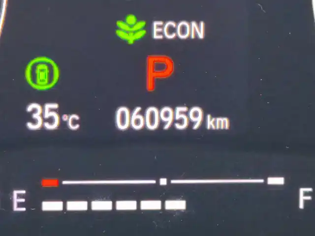 ホンダ ヴェゼル ハイブリッド e:HEV X 富山県 2021(令3)年 6.1万km クリスタルブラックパール 〇社外ナビ/〇Bluetooth/〇USBジャック/〇バックカメラ/〇ビルトインETC/〇ドライブレコーダー/〇アダプティブクルーズコントロール/〇コーナーセンサー/〇ホンダセンシング/〇LEDヘッドランプ/〇LEDフロントフォグランプ/〇オートライト/〇ブラック内装/〇ブラックファブリックシート/〇パドルシフト/〇オートエアコン/〇ウレタン製ステアリングホイール/〇純正16インチアルミホイール/〇リアスポイラー/〇スペアキー/〇禁煙車
