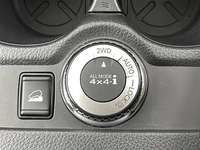 日産 エクストレイル モードプレミア i ハイコントラストインテリア 福島県 2018(平30)年 5.3万km ダイヤモンドブラック 360度セーフティアシスト/・衝突軽減/・踏み間違い防止/・ハイビームアシスト/・車線逸脱警報/・後退時車両検知/・ブラインドスポットモニター/・ダウンヒルアシスト/・クリアランスソナー/純正ナビ/・フルセグ/TV/BT/SD/USB/CD/DVD/BD/FM/AM/バックカメラ/・全方位カメラ/パワーバックドア/追従走行付きクルーズコントロール/LEDオートライト/・フォグライト/レザーシート/純正アルミホイール付きサマータイヤ/ETC/ドラレコ/電子パーキング/・ブレーキホールド/純正フロアマット/純正ドアバイザー/ウィンカーミラー/・電動格納ミラー/・ミラーヒーター/デジタルインナーミラー/プッシュスタート/・スマートキー/・スペアキー