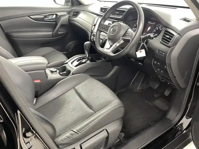 日産 エクストレイル モードプレミア i ハイコントラストインテリア 福島県 2018(平30)年 5.3万km ダイヤモンドブラック 360度セーフティアシスト/・衝突軽減/・踏み間違い防止/・ハイビームアシスト/・車線逸脱警報/・後退時車両検知/・ブラインドスポットモニター/・ダウンヒルアシスト/・クリアランスソナー/純正ナビ/・フルセグ/TV/BT/SD/USB/CD/DVD/BD/FM/AM/バックカメラ/・全方位カメラ/パワーバックドア/追従走行付きクルーズコントロール/LEDオートライト/・フォグライト/レザーシート/純正アルミホイール付きサマータイヤ/ETC/ドラレコ/電子パーキング/・ブレーキホールド/純正フロアマット/純正ドアバイザー/ウィンカーミラー/・電動格納ミラー/・ミラーヒーター/デジタルインナーミラー/プッシュスタート/・スマートキー/・スペアキー