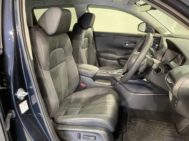 ホンダ ＺＲ－Ｖ ハイブリッド e:HEV Z 愛知県 2024(令6)年 1.1万km ミッドナイトブルービームM 純正９インチナビ　/(USB/AM/フルセグTV/Bluetooth/FM/CarPlay)/アラウンドビューモニター　/ホンダセンシング　/　　-衝突軽減ブレーキ/　　-誤発進抑制機能/　　-路線逸脱抑制機能/　　-アダプティブクルーズコントロール/　　-車線維持支援システム/　　-先行車発進お知らせ機能/　　-標識認識機能/　　-オートハイビーム/　　-ブラインドスポットモニター/電動バックドア　/ビルトインＥＴＣ２．０　/シートヒーター　/ステアリングヒーター　/ドライブレコーダー　/ワイヤレス充電　/ブラインドスポットモニター　/ＬＥＤヘッドライト/パワーシート/パドルシフト/ダウンヒルアシスト