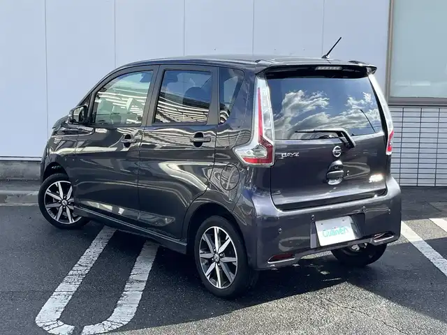 日産 デイズ ハイウェイスターG ターボ 三重県 2018(平30)年 4.1万km プレミアムパープルP アラウンドビューモニター/純正ナビ（AM/FM/SD/CD/DVD/Bluetooth/USB）/インテリジェントエマージェンシーブレーキ/踏み間違い衝突防止アシスト/ヒルスタートアシスト/LDW（車線逸脱警報）/VDC/クルーズコントロール/HIDヘッドランプ/オートライト/ハイビームアシスト/フロントフォグランプ/インテリジェントキー/プッシュエンジンスターター/スペアキー/ソナー/「HighwaySTAR」シルバーエンブレム/サイドシルスポイラー/リアスポイラー/リアエアロバンパー/ファインビジョンメーター（自発光式2連アナログメーター）/オートエアコン/シルバー加飾付ピアノブラックセンターパネル/シルバー加飾付革巻きステアリングホイール/ステアリングスイッチ（オーディオ）/エボニースエード調クロスシート