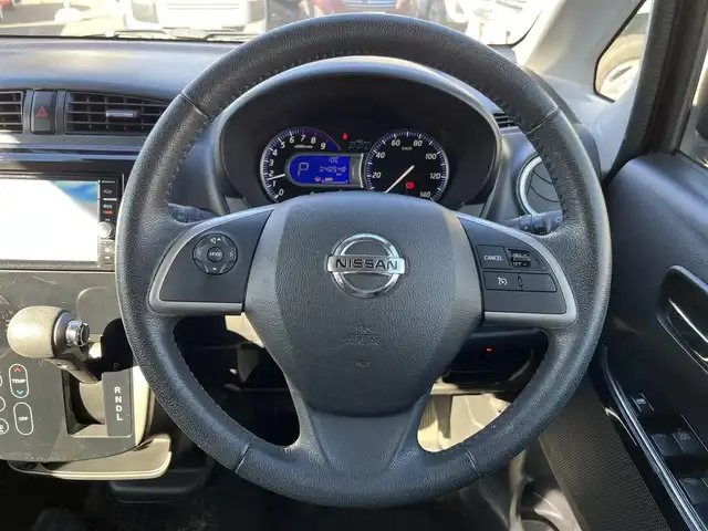 日産 デイズ ハイウェイスターG ターボ 三重県 2018(平30)年 4.1万km プレミアムパープルP アラウンドビューモニター/純正ナビ（AM/FM/SD/CD/DVD/Bluetooth/USB）/インテリジェントエマージェンシーブレーキ/踏み間違い衝突防止アシスト/ヒルスタートアシスト/LDW（車線逸脱警報）/VDC/クルーズコントロール/HIDヘッドランプ/オートライト/ハイビームアシスト/フロントフォグランプ/インテリジェントキー/プッシュエンジンスターター/スペアキー/ソナー/「HighwaySTAR」シルバーエンブレム/サイドシルスポイラー/リアスポイラー/リアエアロバンパー/ファインビジョンメーター（自発光式2連アナログメーター）/オートエアコン/シルバー加飾付ピアノブラックセンターパネル/シルバー加飾付革巻きステアリングホイール/ステアリングスイッチ（オーディオ）/エボニースエード調クロスシート