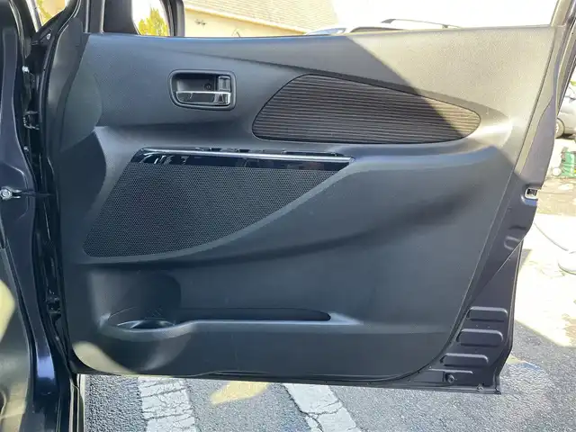 日産 デイズ ハイウェイスターG ターボ 三重県 2018(平30)年 4.1万km プレミアムパープルP アラウンドビューモニター/純正ナビ（AM/FM/SD/CD/DVD/Bluetooth/USB）/インテリジェントエマージェンシーブレーキ/踏み間違い衝突防止アシスト/ヒルスタートアシスト/LDW（車線逸脱警報）/VDC/クルーズコントロール/HIDヘッドランプ/オートライト/ハイビームアシスト/フロントフォグランプ/インテリジェントキー/プッシュエンジンスターター/スペアキー/ソナー/「HighwaySTAR」シルバーエンブレム/サイドシルスポイラー/リアスポイラー/リアエアロバンパー/ファインビジョンメーター（自発光式2連アナログメーター）/オートエアコン/シルバー加飾付ピアノブラックセンターパネル/シルバー加飾付革巻きステアリングホイール/ステアリングスイッチ（オーディオ）/エボニースエード調クロスシート