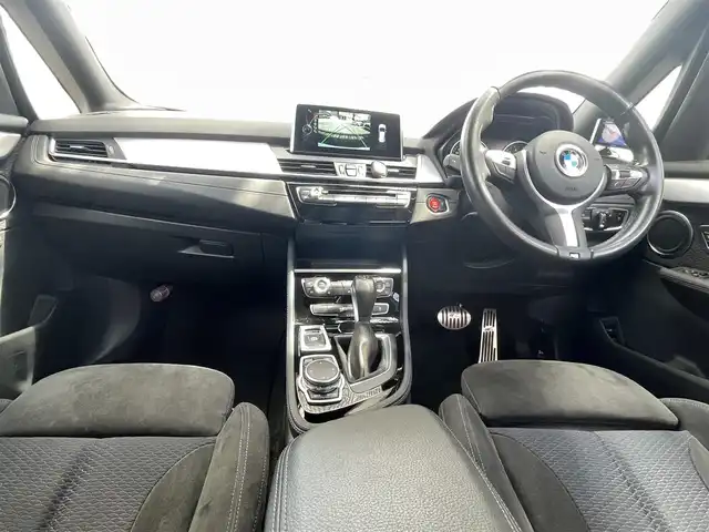 ＢＭＷ ２１８ｉ グランツアラー Mスポーツ 大阪府 2016(平28)年 3.7万km アルピンホワイトⅢ 純正ナビ/バックカメラ/アイドリングストップ/ウィンカーミラー/クルーズコントロール/ドアバイザー/プッシュスタート/純正18インチAW/フロアマット/ETC/LEDヘッドライト/ドライブレコーダー/新車保証書/取扱説明書
