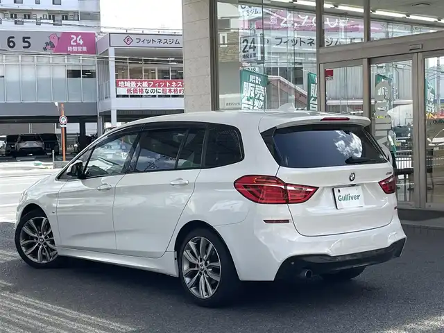 ＢＭＷ ２１８ｉ グランツアラー Mスポーツ 大阪府 2016(平28)年 3.7万km アルピンホワイトⅢ 純正ナビ/バックカメラ/アイドリングストップ/ウィンカーミラー/クルーズコントロール/ドアバイザー/プッシュスタート/純正18インチAW/フロアマット/ETC/LEDヘッドライト/ドライブレコーダー/新車保証書/取扱説明書