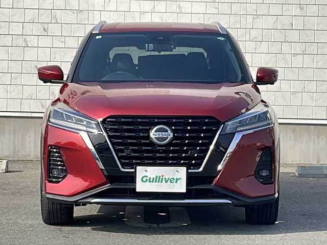 日産 キックス X 山形県 2020(令2)年 5.4万km ラディアントレッド 禁煙車/プロパイロット/３６０°セーフティアシスト/・インテリジェントエマージェンシーブレーキ/・ふらつき警報/・前方衝突予測警報/・標識検知機能/・側方運転支援/・後側方衝突防止支援システム/・アラウンドビューモニター/・踏み間違い衝突防止アシスト/・後退時車両検知警報/・インテリジェント ルームミラー/・エマージェンシーストップシグナル/ハーフレザーシート/純正ナビ(CD.DVD.SD.BT)/フルセグ/ビルトインETC/純正ドライブレコーダー/USB充電ポート/LEDヘッドライト/プッシュスタート/スマートキー